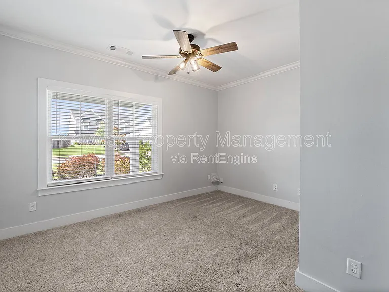 2217 Laurens St — Photo 16