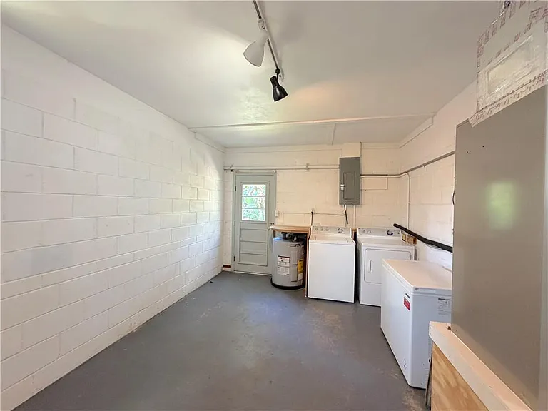 2055 34th Ave — Photo 13