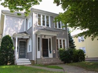 156 Quaker Ln S, West Hartford, CT 06119