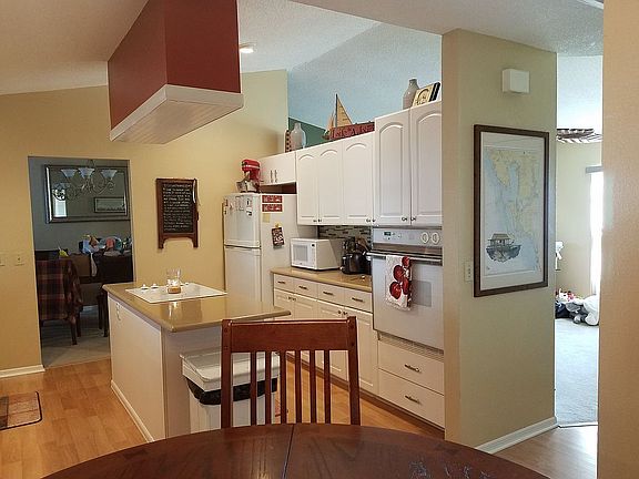 3rd image of 7444 Floral Cir E