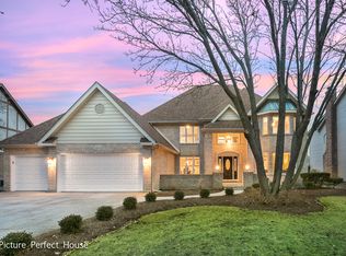 4060 Broadmoor Cir, Naperville, IL