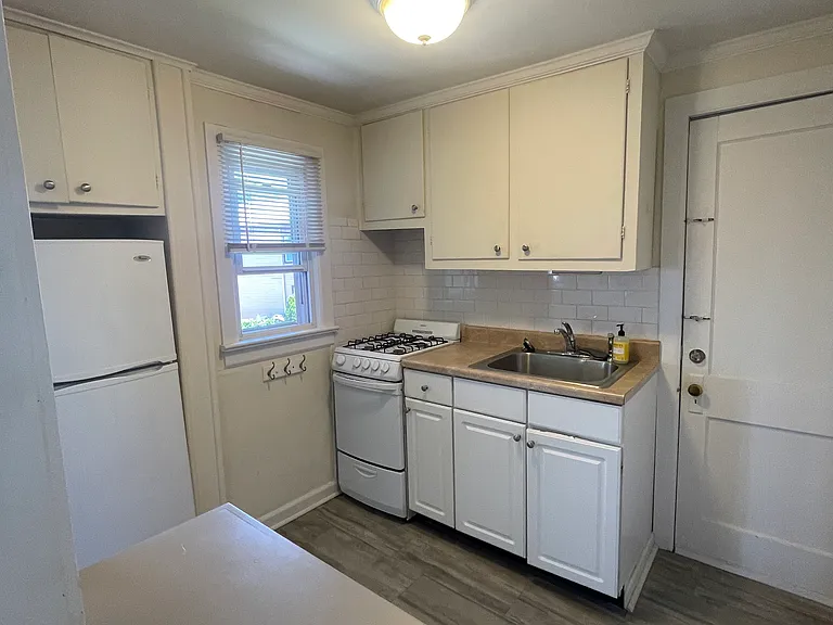 103 E Main St #B — Photo 6