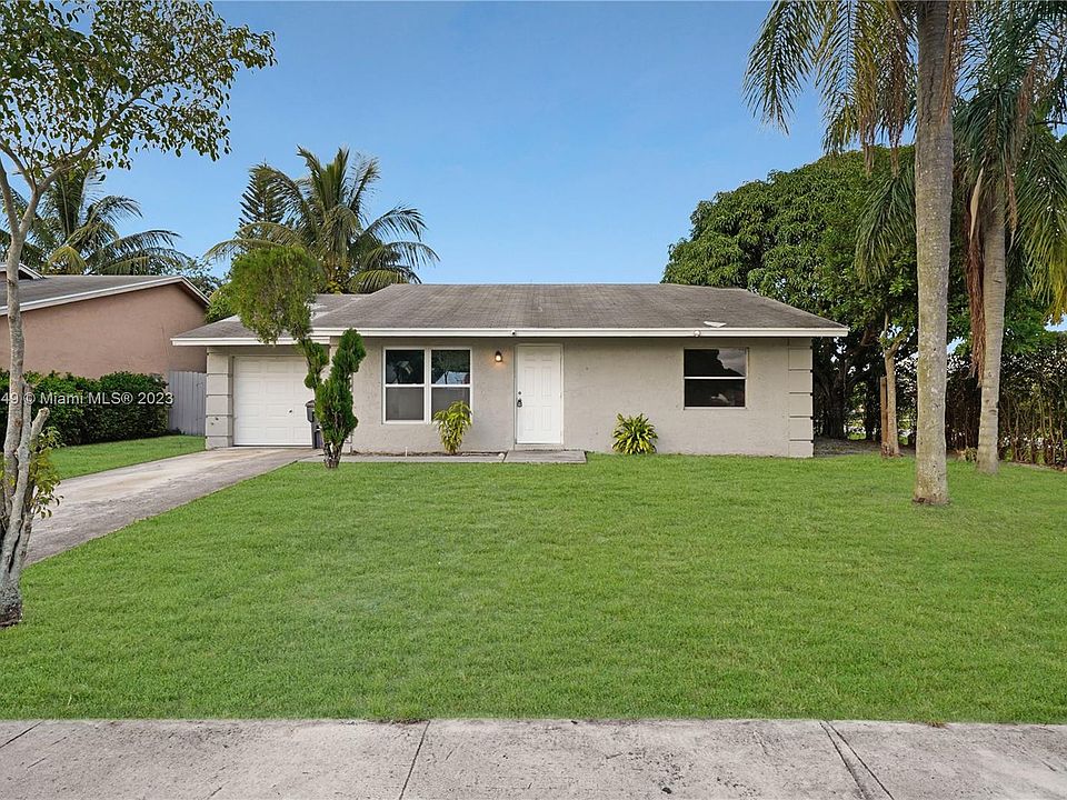 1st image of 6175 Arcade Ct