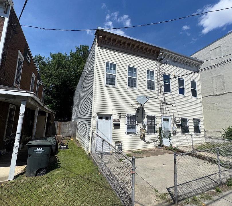 1st image of 2330 Nicholson St SE