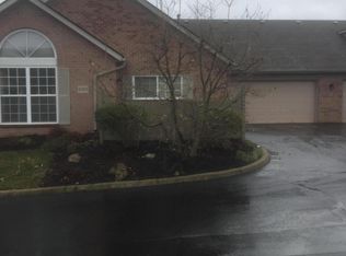2053 Farmbrook Cir, Grove City, OH 43123