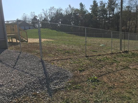 3rd image of 42 Mayfield Ct