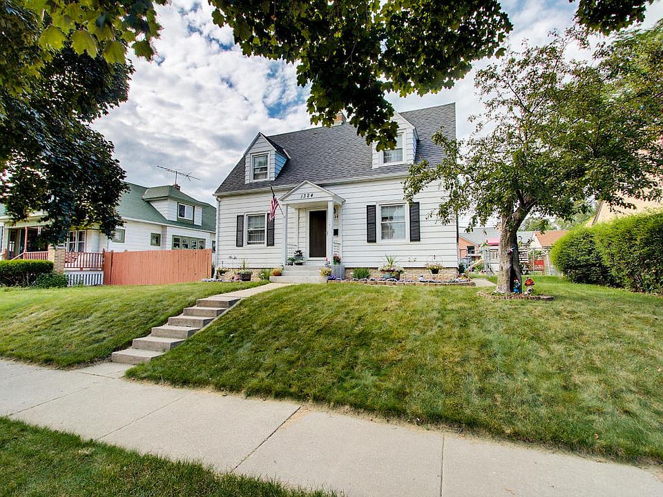 1st image of 1324 Menomonee Ave