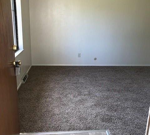 5th image of 3015 S Delaware Street