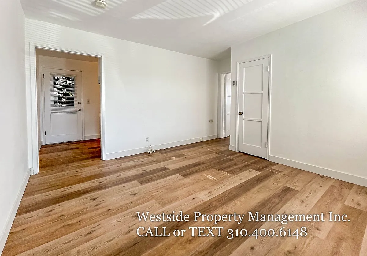 Building Photo - 1423 Harvard St #C