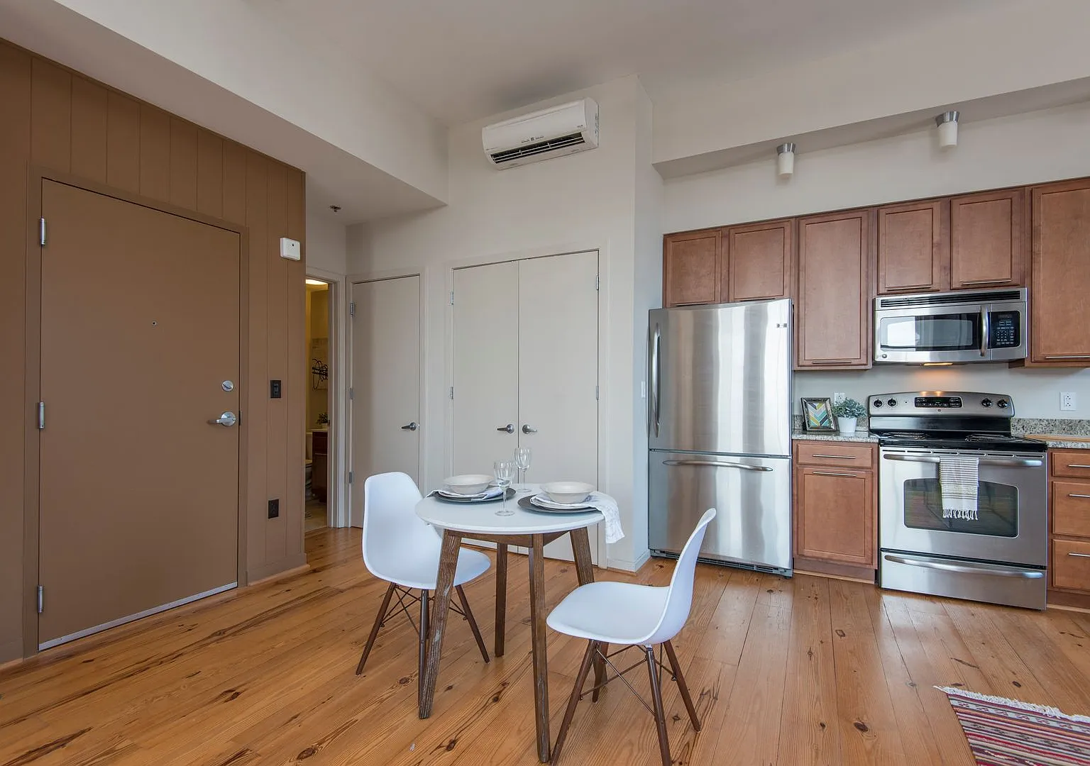 1200 Walnut St — Photo 1