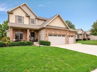 506 E Elk Dr, Mahomet, IL 61853