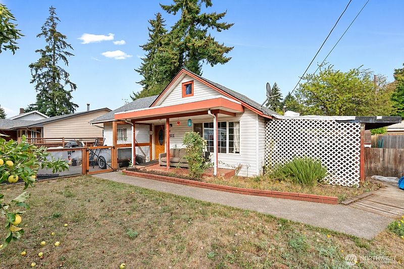 3rd image of 3511 K Street