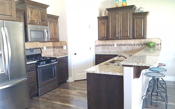 3rd image of 655 Bradford Ln