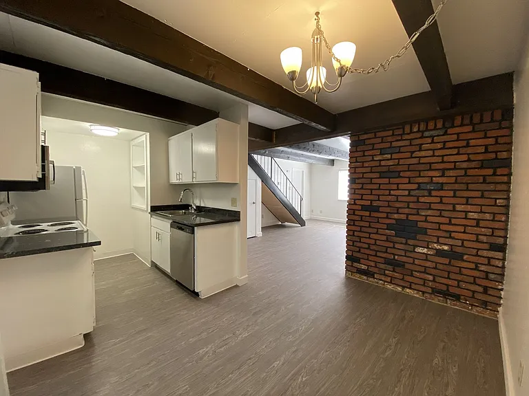 I & 23rd Townhomes — Photo 6