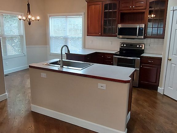 5th image of 1430 Canal Dr