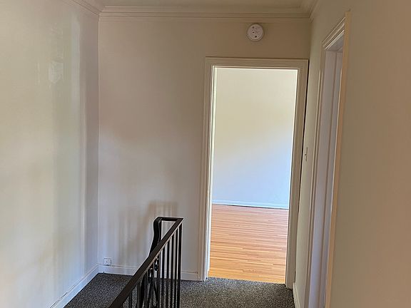 5th image of 425 S Cloverdale Ave #423