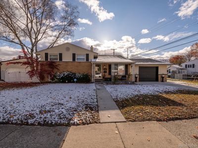 9514 Cass Ave, Taylor, MI, 48180