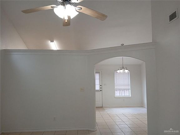 3rd image of 2101 Bahamas Dr
