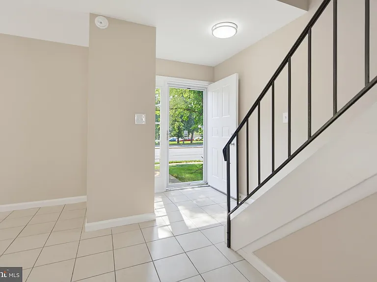 744 Cordell Way — Photo 4