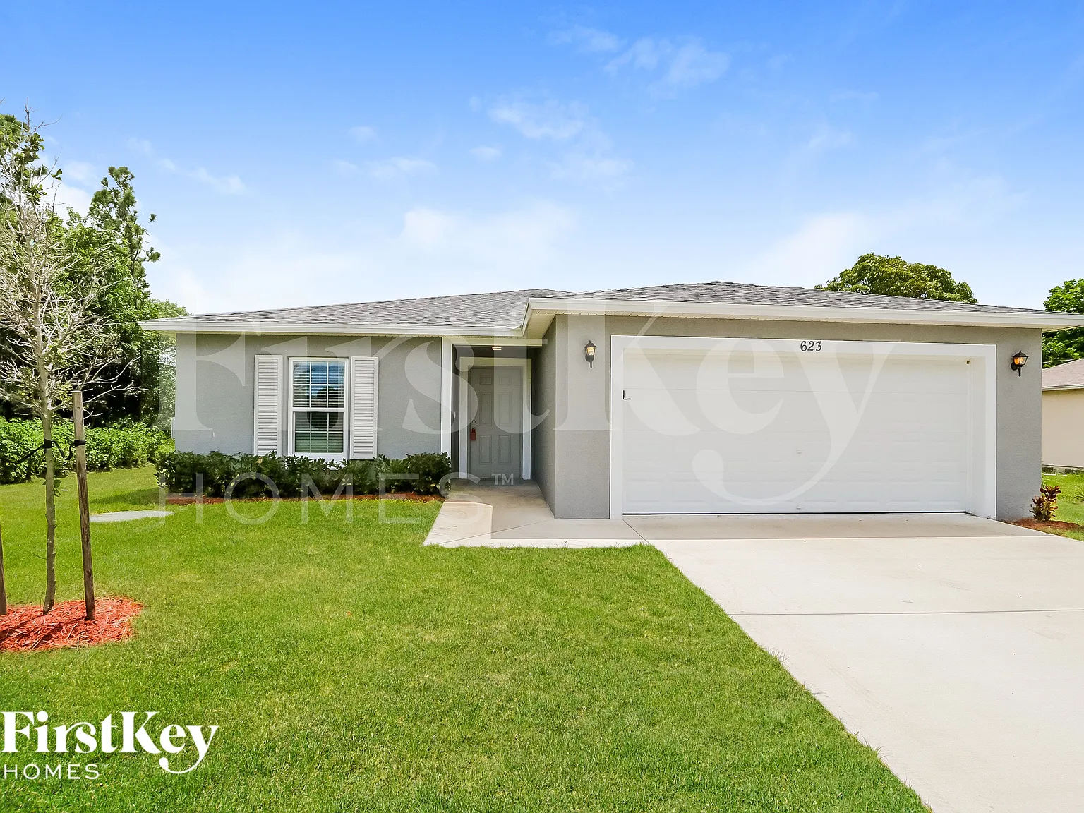 4 bed, 2.0 bath, 1833 sqft, $2,525 — Photo 1