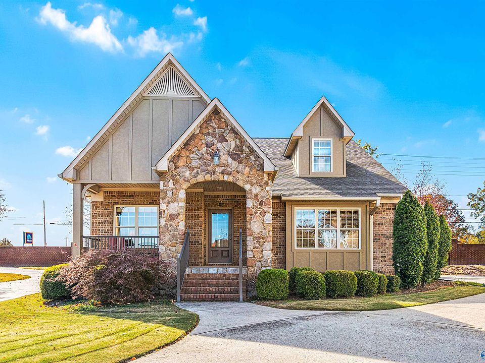 1st image of 300 Wickerberry Way
