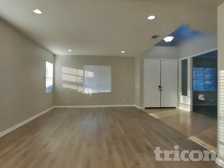 41808 Davidson St — Photo 17
