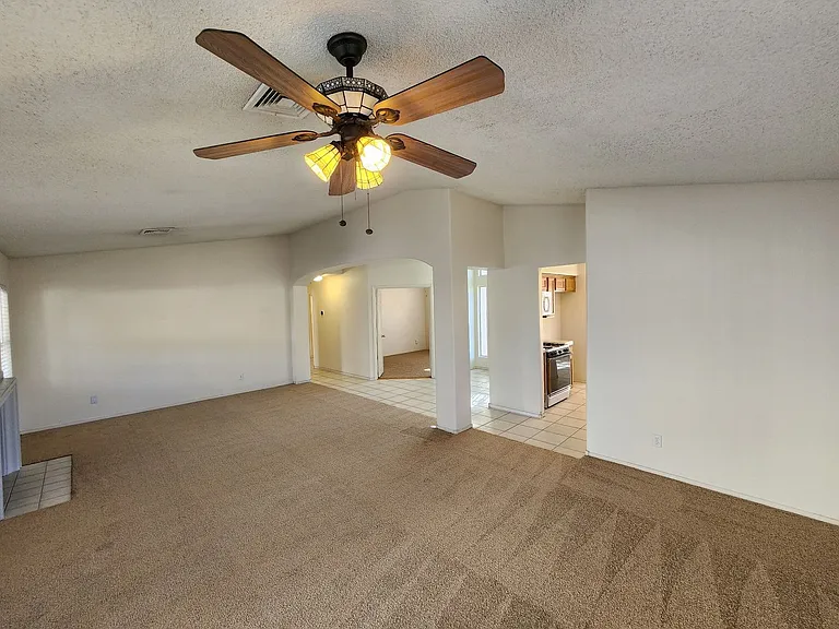 1720 Navarre Ln — Photo 6