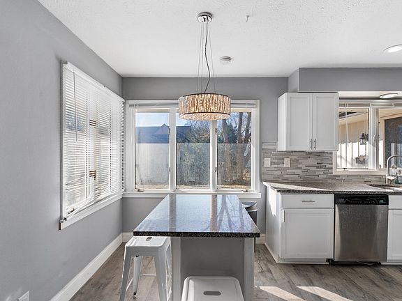 4th image of 918 Mayfair Pl