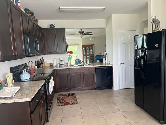 2nd image of 3501 Acapulco Cir