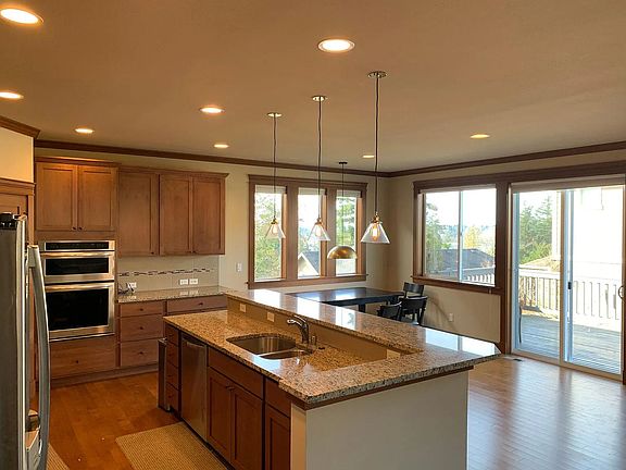 5th image of 11717 82nd Ave NE