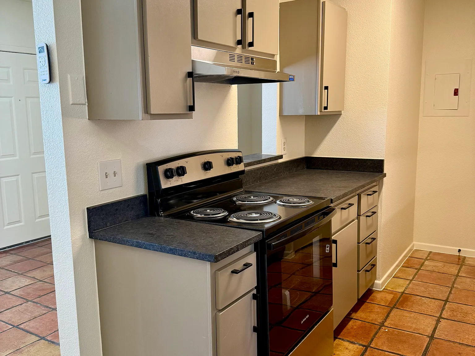 1 bed, $975 — Photo 2