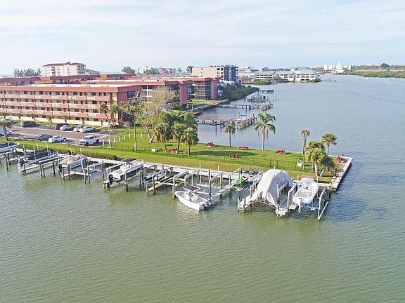 3rd image of 19651 Gulf Blvd APT A11