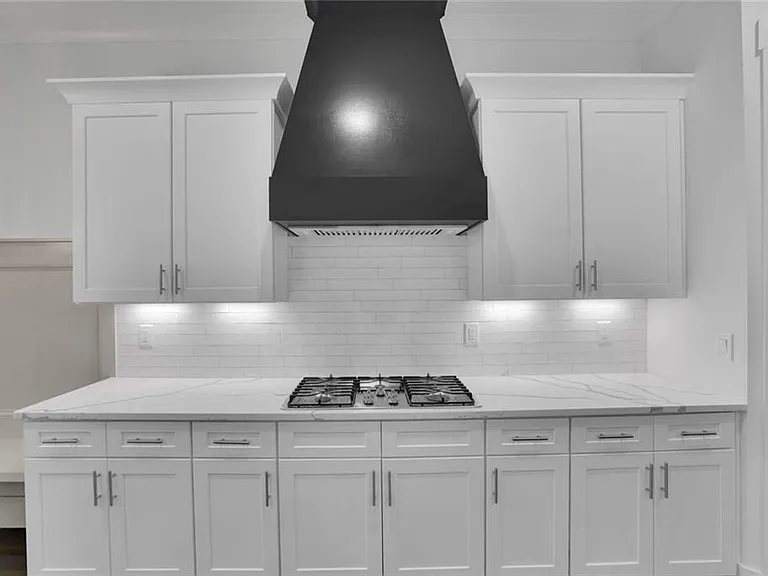 6181 Shoreland Cir — Photo 19