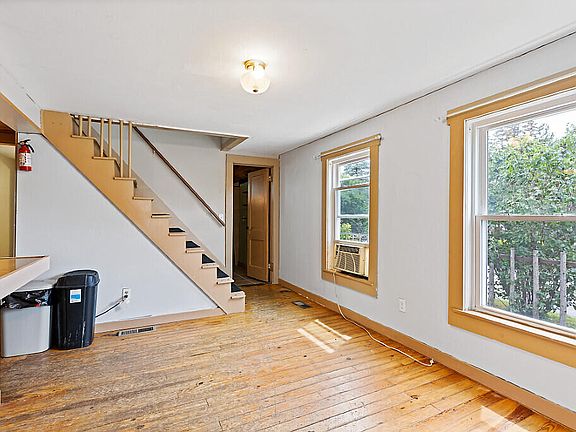 5th image of 110 Noble Court