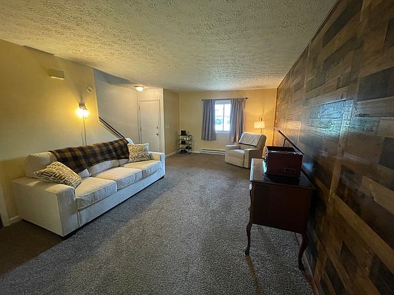 3rd image of 2902 Forest Ln