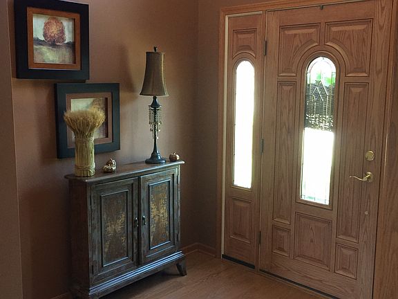 3rd image of 885 Red Oak Dr