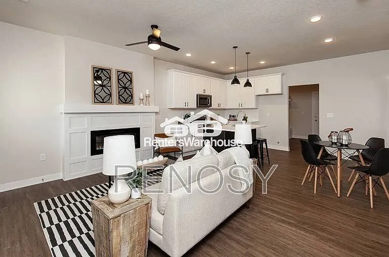 3639 NE Kara Ln — Photo 7