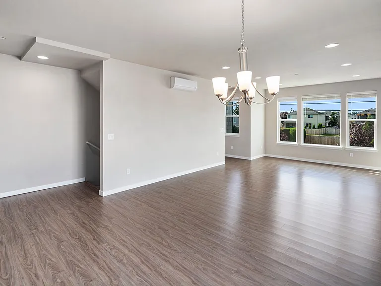 Rainier View Court Townhomes — Photo 24