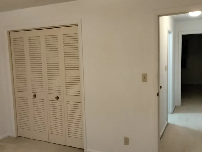 49 Green Bay Dr #1 — Photo 3