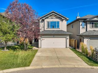 15 S Tuscany Reserve Bay NW, Calgary, AB T3L 0A9
