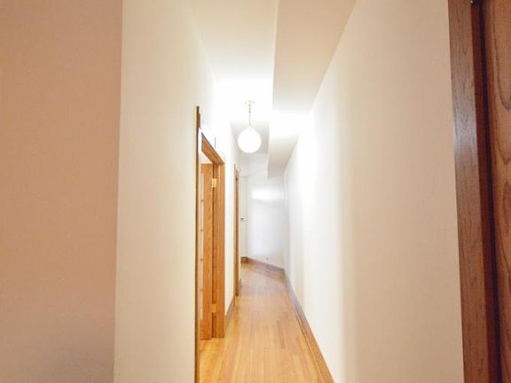 3rd image of 2118 W Berteau Ave #3