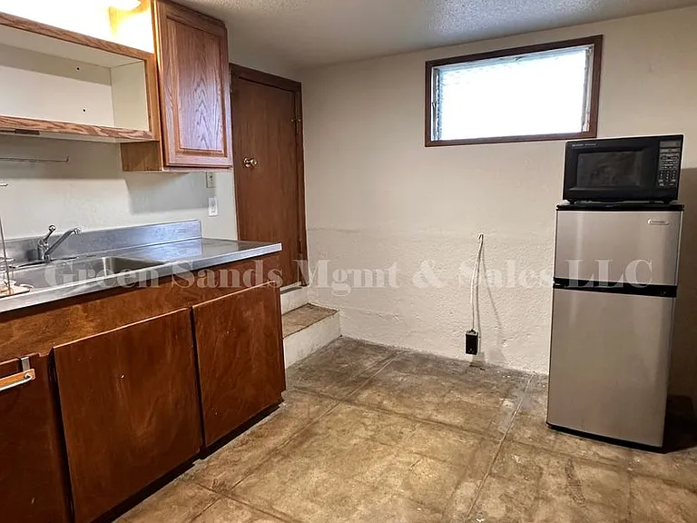 597 Kinoole St — Photo 7