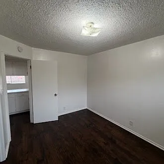 423 W 21st St #10 — Photo 7
