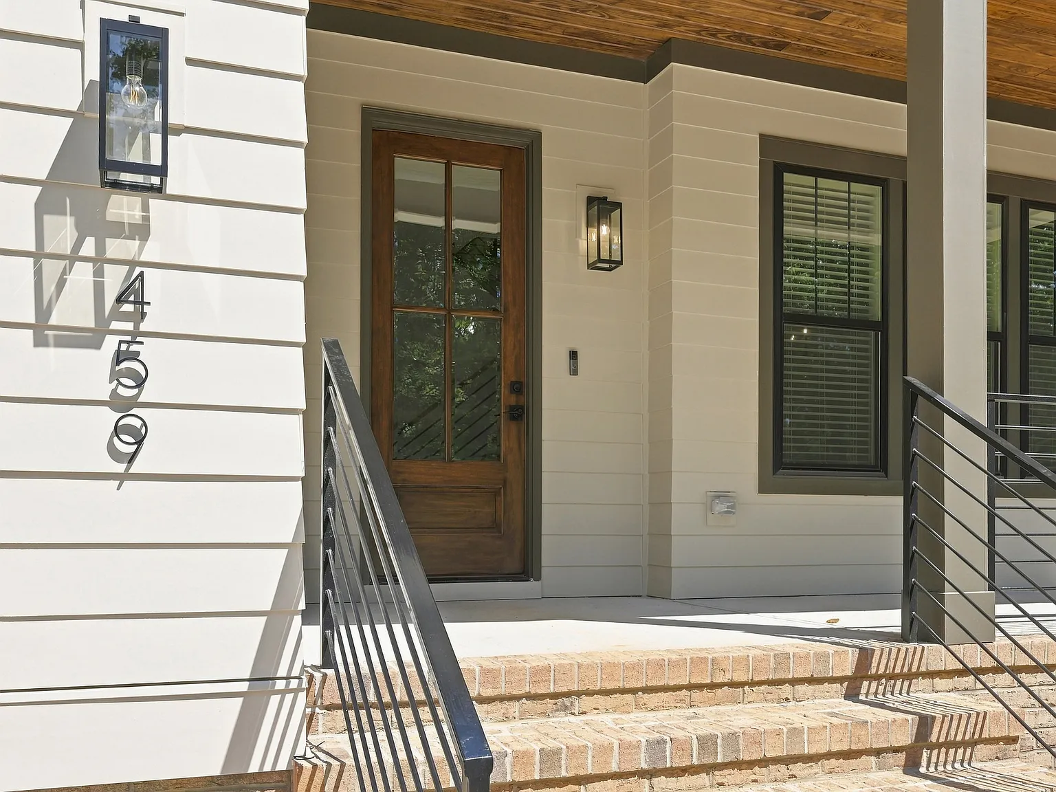 5 bed, 3600 sqft, $4,495 — Photo 3