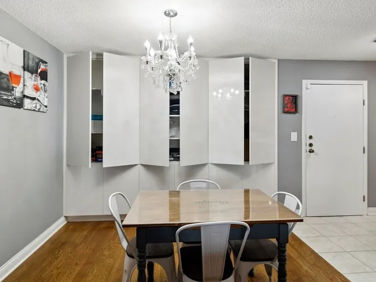 601 W Huntington Commons Rd #305 — Photo 6