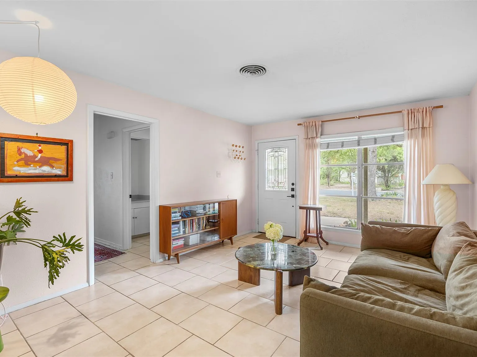 3 bed, 2.0 bath, 1242 sqft, $2,650 — Photo 4