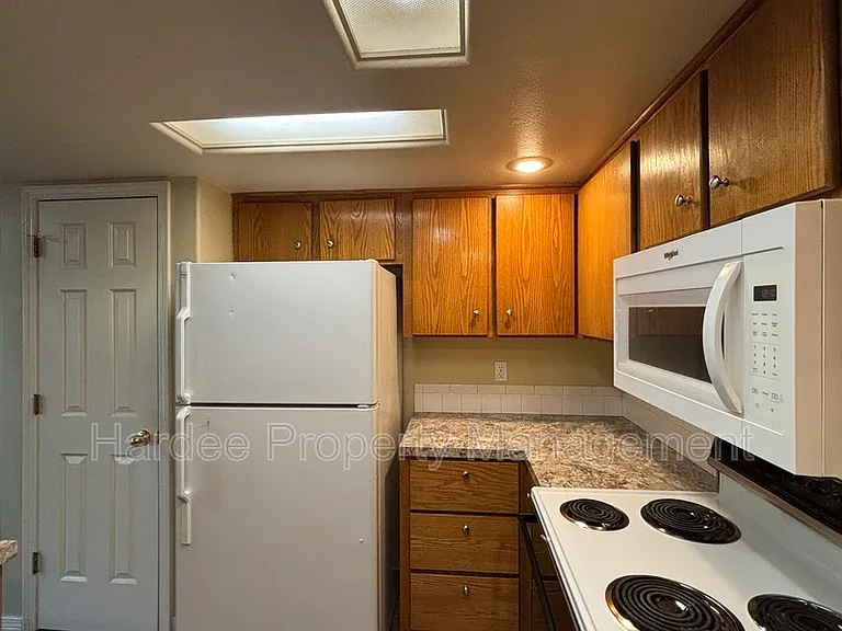 1602 W Highland St — Photo 2