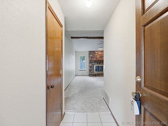 3rd image of 4406 W Lansing Pl