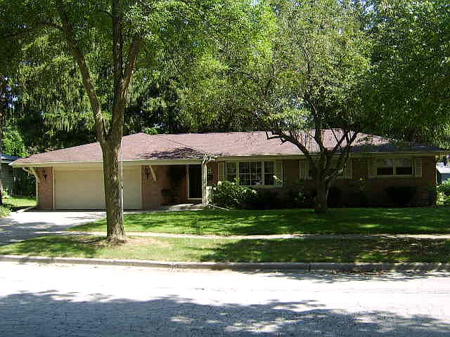 1st image of W61N884 Arbor Dr