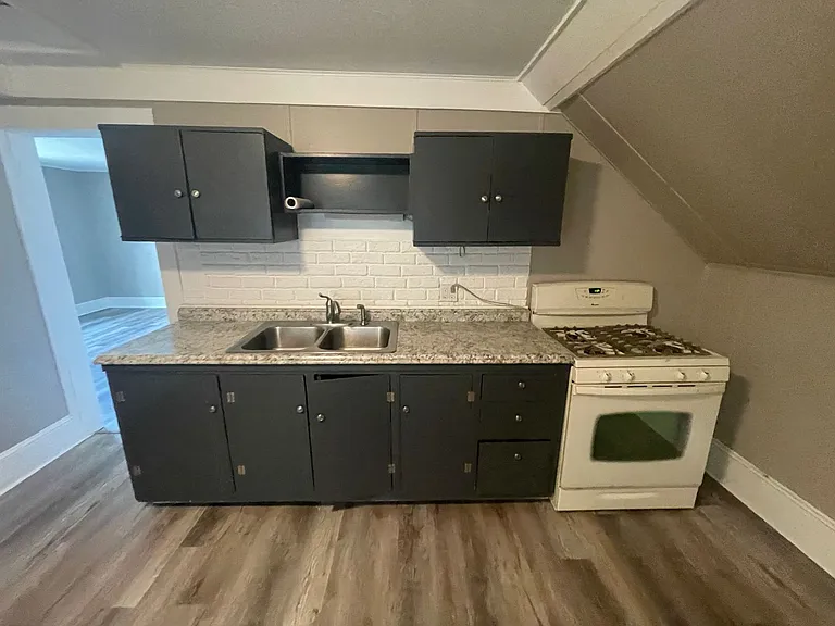 1211 Otter Ave — Photo 3